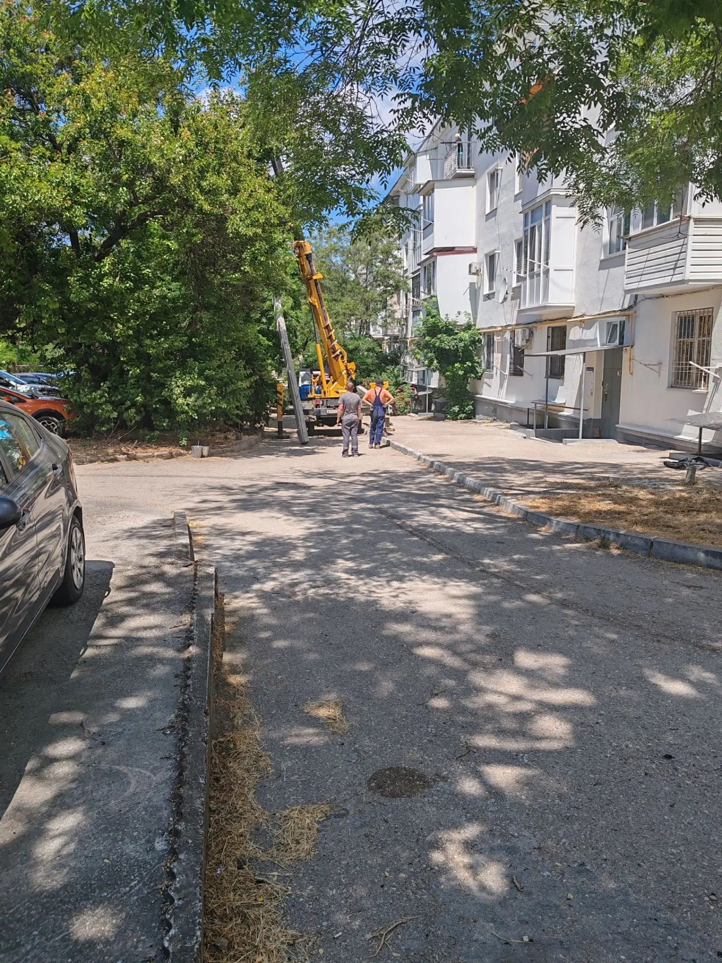 Установка опор воздушной линии в Каче